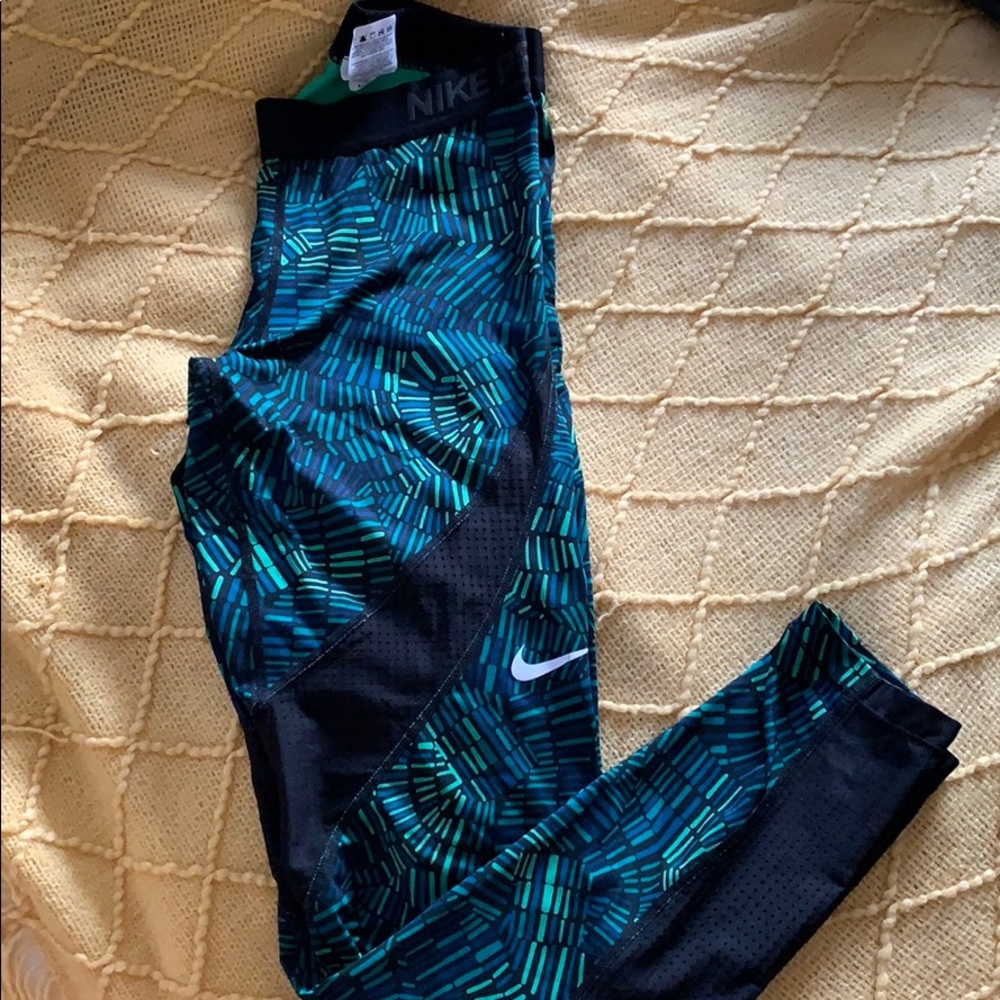 NIKE PRO aztec/mesh leggings